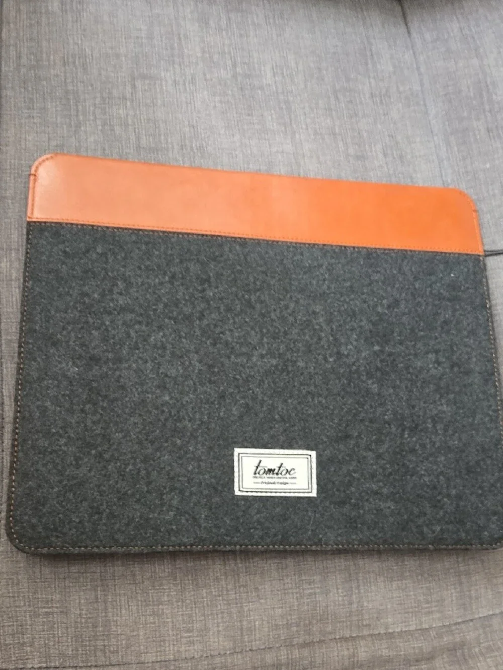 Tomtoc Men's Gray Felt Laptop Sleeve with Tan Leather Trim